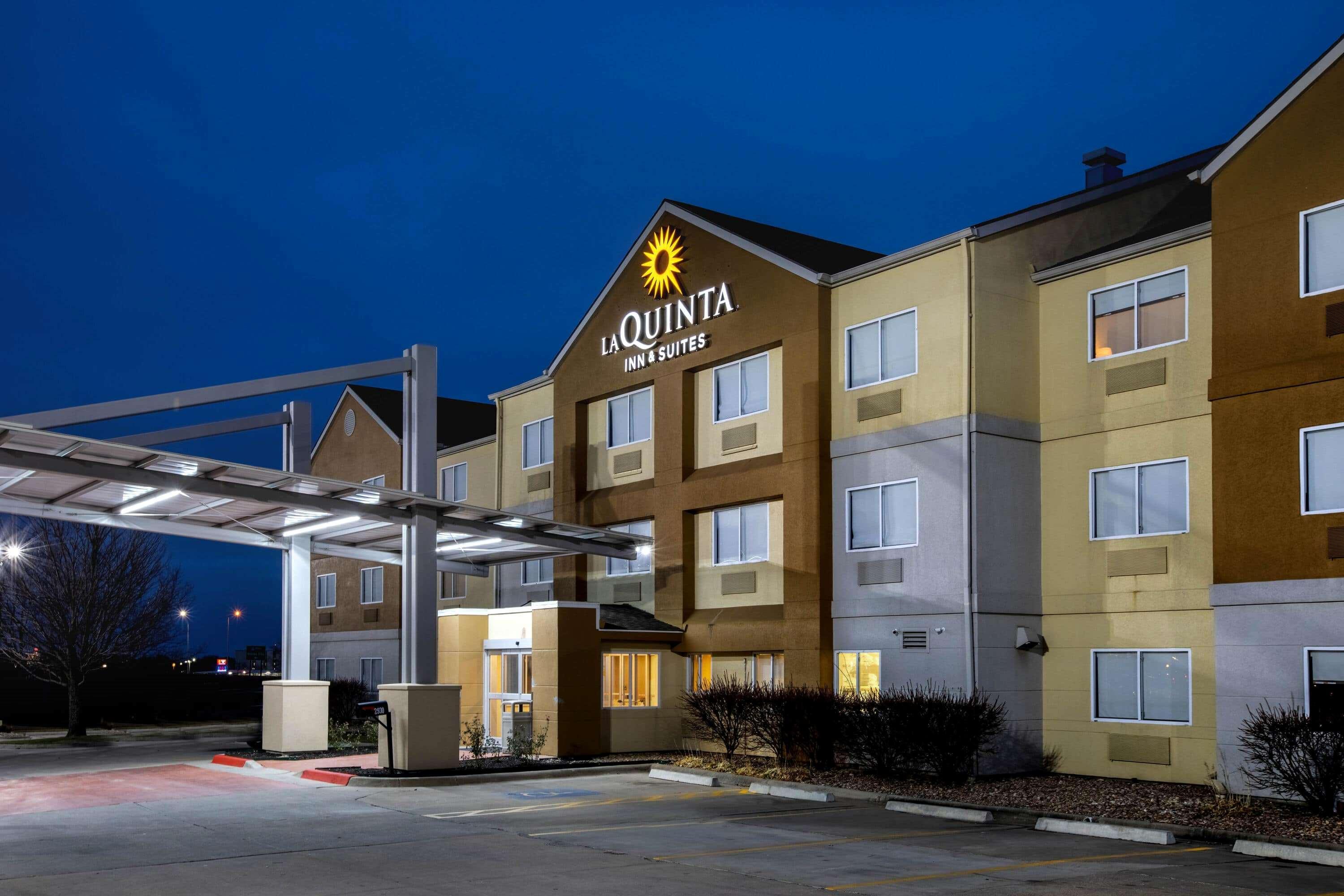 La Quinta By Wyndham Emporia Hotel Exterior photo