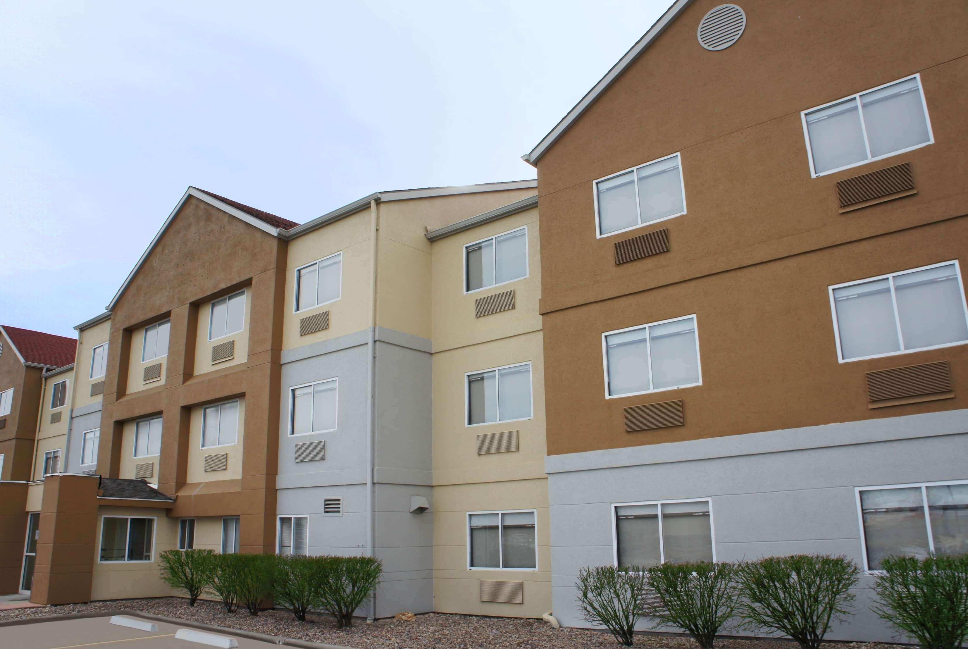 La Quinta By Wyndham Emporia Hotel Exterior photo