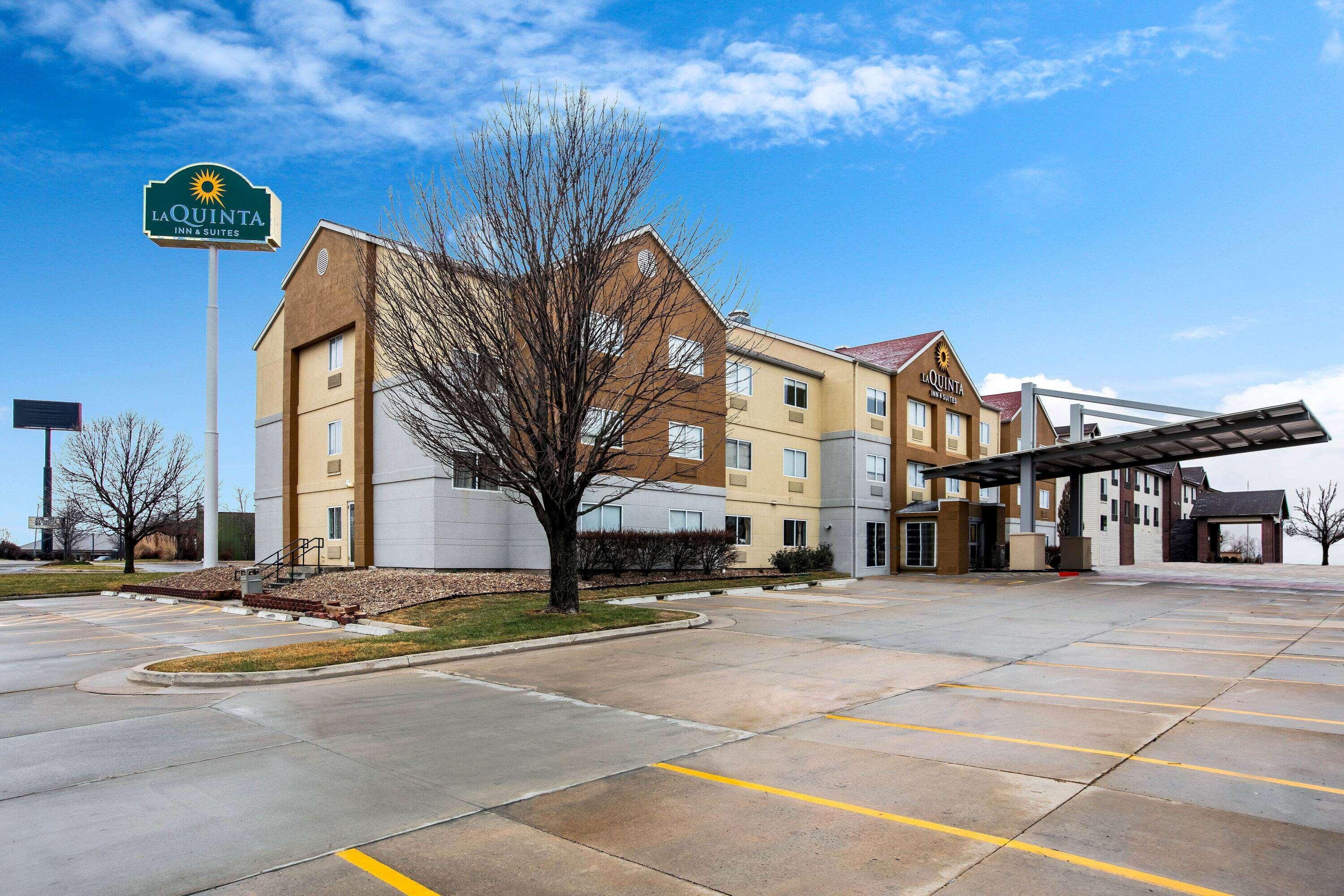 La Quinta By Wyndham Emporia Hotel Exterior photo